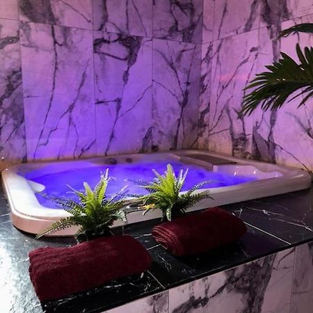 Marbella Logement Privatif -Jacuzzi-Sauna La Valette-du-Var Exteriör bild