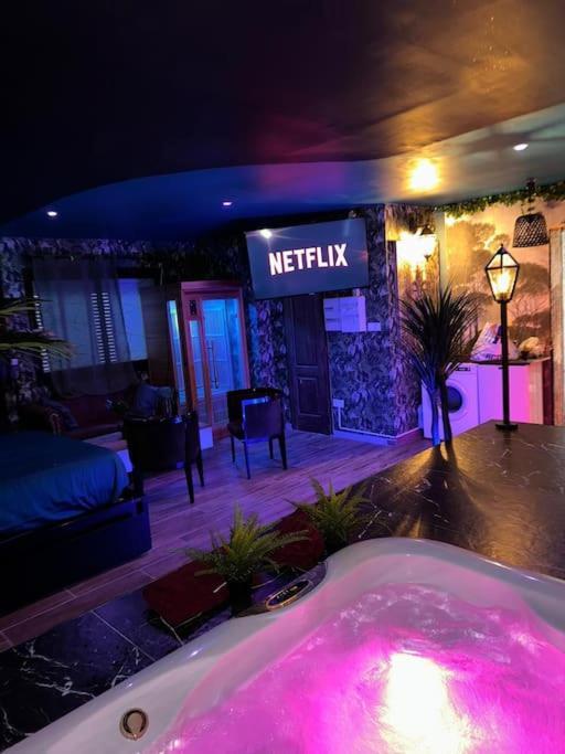 Marbella Logement Privatif -Jacuzzi-Sauna La Valette-du-Var Exteriör bild