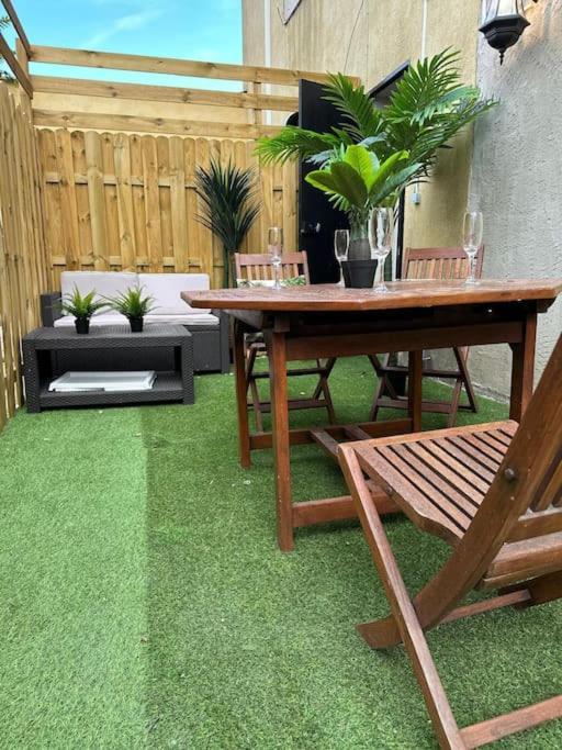Marbella Logement Privatif -Jacuzzi-Sauna La Valette-du-Var Exteriör bild